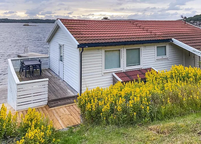 Stunning In With Wifi بيت للعطل Fitjar